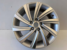 Laden Sie das Bild in den Galerie-Viewer, 1x Alufelge 18 Zoll 5E3601025H Skoda Octavia 5e3 Iv Rim Wheel FEL4056371356xo