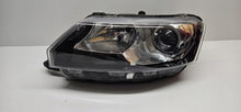 Laden Sie das Bild in den Galerie-Viewer, Frontscheinwerfer Skoda Rapid 5JB941015A Xenon Ein Stück (Rechts oder Links) SCH6809831822no