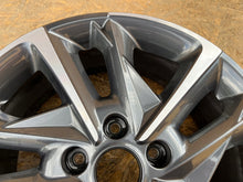 Load image into Gallery viewer, 1x Alufelge 17 Zoll 7.0&quot; 5x114.3 53ET 52910-G4700 Hyundai Rim Wheel