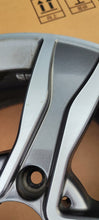 Laden Sie das Bild in den Galerie-Viewer, 1x Alufelge 17 Zoll 7.0" 5x112 48 5ET A2054010800 Mercedes-Benz W205 A205 FEL3473096709qk