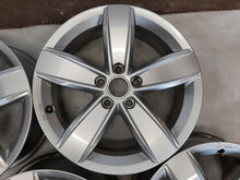 Laden Sie das Bild in den Galerie-Viewer, 4x Alufelge 17 Zoll 6.5" 5x112 38ET Glanz Silber 5NA071497 VW Passat Tiguan FEL3746175827dc
