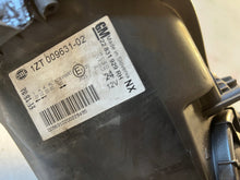 Laden Sie das Bild in den Galerie-Viewer, Frontscheinwerfer Opel Insignia A 22831929 Rechts Scheinwerfer Headlight SCH8382407134ty