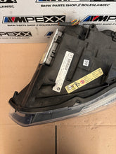 Laden Sie das Bild in den Galerie-Viewer, Frontscheinwerfer BMW E91 E90 6942737 6948180 Xenon Rechts oder Links