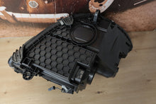Laden Sie das Bild in den Galerie-Viewer, Frontscheinwerfer Mercedes-Benz W206 A2069067103 LED Links Headlight SCH1695241215di
