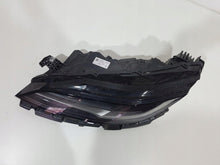 Laden Sie das Bild in den Galerie-Viewer, Frontscheinwerfer Tesla 3 1760888-00-F Links Scheinwerfer Headlight