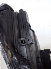 Laden Sie das Bild in den Galerie-Viewer, Frontscheinwerfer Ford Kuga III LV4B-13E017-AN Full LED Rechts oder Links SCH2393687549on