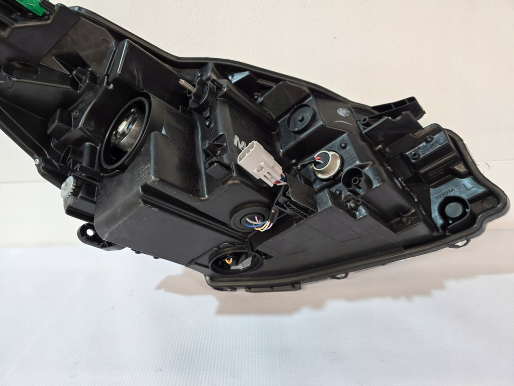 Frontscheinwerfer Toyota Yaris Links Scheinwerfer Headlight SCH4760667881tk