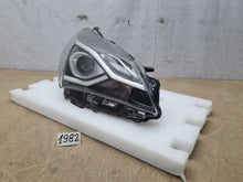 Laden Sie das Bild in den Galerie-Viewer, Frontscheinwerfer Toyota Yaris 81170-ODK10 Rechts Scheinwerfer Headlight SCH6804392754pp