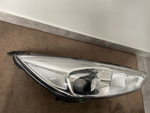 Laden Sie das Bild in den Galerie-Viewer, Frontscheinwerfer Ford Focus Rechts Scheinwerfer Headlight