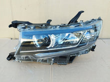 Laden Sie das Bild in den Galerie-Viewer, Frontscheinwerfer Toyota Land Cruiser 85661 Links Scheinwerfer Headlight