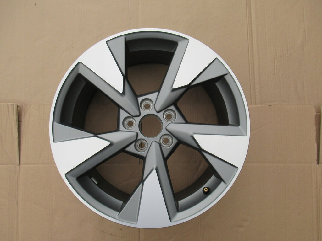 1x Alufelge 18 Zoll 8.0" 5x112 46ET 8V0601025TD Audi Q3 Rim Wheel