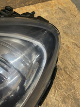 Laden Sie das Bild in den Galerie-Viewer, Frontscheinwerfer Porsche Macan 95b 7608110200 Xenon Links Headlight SCH2916183363zx