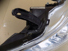 Laden Sie das Bild in den Galerie-Viewer, Frontscheinwerfer Toyota Auris 81110-02E20 Rechts Scheinwerfer Headlight