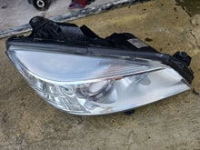 Laden Sie das Bild in den Galerie-Viewer, Frontscheinwerfer Mercedes-Benz W204 A2048203059 Rechts Scheinwerfer Headlight SCH1936835241pt