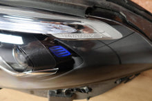 Laden Sie das Bild in den Galerie-Viewer, Frontscheinwerfer Mercedes-Benz W177 A1779065704 Links Scheinwerfer Headlight SCH9958362448ve