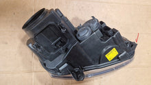Laden Sie das Bild in den Galerie-Viewer, Frontscheinwerfer VW Golf V Jetta 1K6941031 Xenon Links Scheinwerfer Headlight SCH3548564082jg