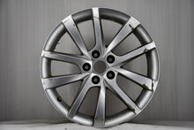 Laden Sie das Bild in den Galerie-Viewer, 1x Alufelge 18 Zoll 7.0" 5x112 43ET Glanz Silber 565601025D Skoda Rim Wheel FEL1144549105yq
