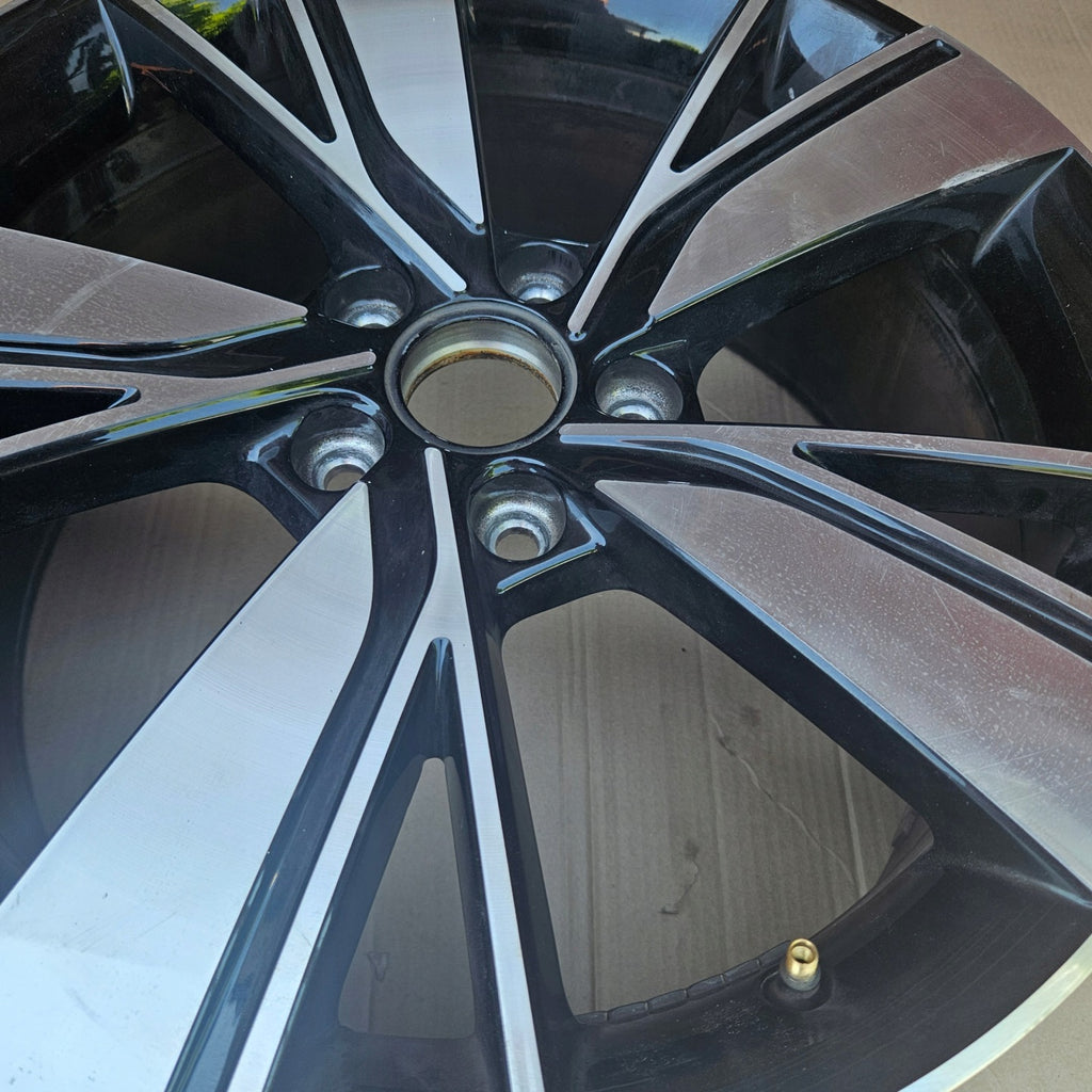 1x Alufelge 18 Zoll 5x112 Glanz 5H0601025J VW Golf Viii Rim Wheel FEL1443562413ti