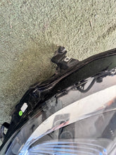 Laden Sie das Bild in den Galerie-Viewer, Frontscheinwerfer Opel Astra B16 39055746 Rechts Scheinwerfer Headlight SCH8192708386oz