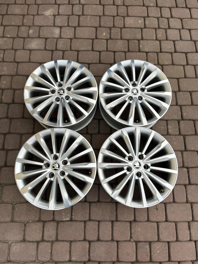 4x Alufelge 18 Zoll 7.0" 5x112 43ET Glanz Silber 565601025E Skoda Kodiaq FEL4981756231tn