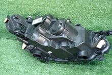 Laden Sie das Bild in den Galerie-Viewer, Frontscheinwerfer Seat Ibiza I V 6F1941005E Links Scheinwerfer Headlight SCH3270242549eg