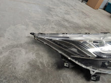 Load image into Gallery viewer, Frontscheinwerfer Mitsubishi Eclipse Cross I 8301D072 LED Rechts Headlight SCH1241525032st