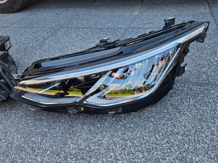 Frontscheinwerfer VW VIII 5H1941005 5H1941006 Ein Satz Scheinwerfer Headlight SCH9406148418cb