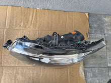 Laden Sie das Bild in den Galerie-Viewer, Frontscheinwerfer Mitsubishi Outlander III Ein Satz Scheinwerfer Headlight