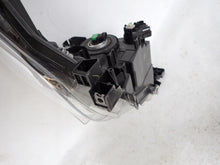 Laden Sie das Bild in den Galerie-Viewer, Frontscheinwerfer Toyota Hilux VIII Ein Stück (Rechts oder Links) Headlight SCH5838799751jb