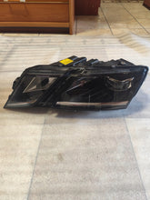 Load image into Gallery viewer, Frontscheinwerfer Skoda Octavia III 5E1941015F Links Scheinwerfer Headlight SCH3459055760bx