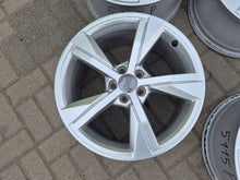 Laden Sie das Bild in den Galerie-Viewer, 4x Alufelge 17 Zoll 7.5" 5x112 46ET Glanz Silber 82A601025 Audi A1 82 I FEL1691410340nr
