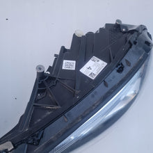 Load image into Gallery viewer, Frontscheinwerfer Mercedes-Benz W177 W1779065600 Xenon Rechts oder Links SCH5153944543wr