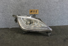 Load image into Gallery viewer, Frontscheinwerfer Hyundai I30 92202-A61R Rechts Scheinwerfer Headlight SCH1888494596xx