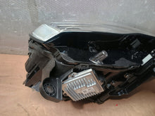 Load image into Gallery viewer, Frontscheinwerfer Jeep Grand Cherokee Wk2 682666564AJ Xenon Rechts Headlight SCH3150967715ig