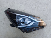 Laden Sie das Bild in den Galerie-Viewer, Frontscheinwerfer Toyota Yaris FPW1718 Rechts Scheinwerfer Headlight SCH6970692350pw