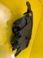 Laden Sie das Bild in den Galerie-Viewer, Frontscheinwerfer Skoda Rapid 5JB941015B LED Links Scheinwerfer Headlight SCH1616117052mq