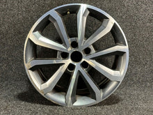 Laden Sie das Bild in den Galerie-Viewer, 1x Alufelge 17 Zoll 5E0601025BQ Skoda Superb III Octavia Rim Wheel FEL3832119661jy