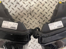 Laden Sie das Bild in den Galerie-Viewer, Frontscheinwerfer Skoda Kamiq 658941015 658941016 Ein Satz Headlight SCH2654681859yy
