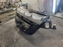 Load image into Gallery viewer, Frontscheinwerfer Skoda Kamiq 658941016 Rechts Scheinwerfer Headlight SCH6512469524zw