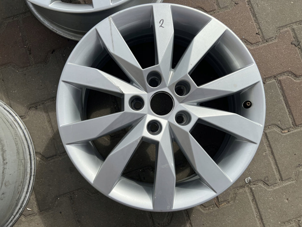 1x Alufelge 17 Zoll 6.0" 5x112 5E0601025N Skoda Octavia Rim Wheel FEL4730555402qx