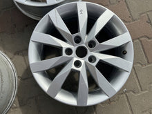 Laden Sie das Bild in den Galerie-Viewer, 1x Alufelge 17 Zoll 6.0" 5x112 5E0601025N Skoda Octavia Rim Wheel FEL4730555402qx