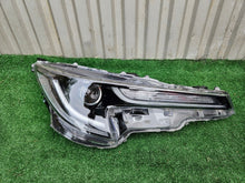 Load image into Gallery viewer, Frontscheinwerfer Toyota Corolla 81110-02S70 LED Ein Stück (Rechts oder Links) SCH2985299110rn
