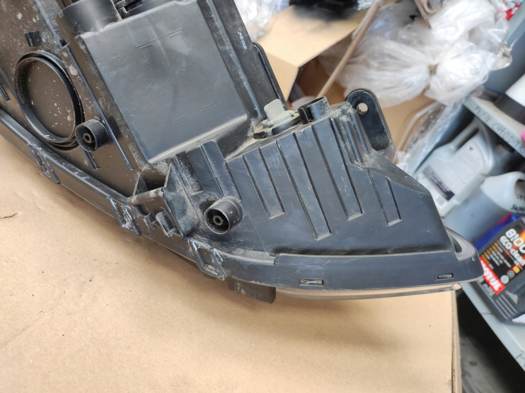 Frontscheinwerfer Hyundai Elantra 92101-F2100 202092101 LED Links Headlight