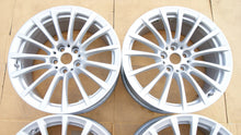 Laden Sie das Bild in den Galerie-Viewer, 4x Alufelge 18 Zoll 8.0" 5x112 30ET Glanz Silber 6861224 BMW Rim Wheel FEL1786074983zw
