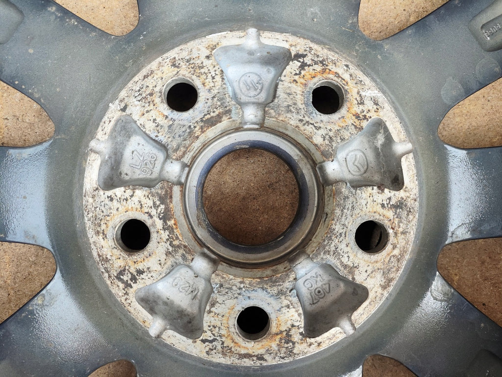 1x Alufelge 18 Zoll 7.0" 5x114 50ET Glanz Grau 9965277080 Mazda Cx-3 Cx3