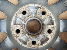 Laden Sie das Bild in den Galerie-Viewer, 1x Alufelge 18 Zoll 7.0&quot; 5x114 50ET Glanz Grau 9965277080 Mazda Cx-3 Cx3