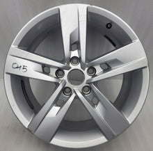 Load image into Gallery viewer, 1x Alufelge 17 Zoll 7.0" 5x112 49ET Glanz Silber 5F0601025T Seat Leon Rim Wheel FEL4945845261ly