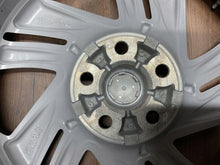 Laden Sie das Bild in den Galerie-Viewer, 1x Alufelge 18 Zoll K8D21007CA Land Rover Range Evoque L551 Rim Wheel FEL8105961866ly