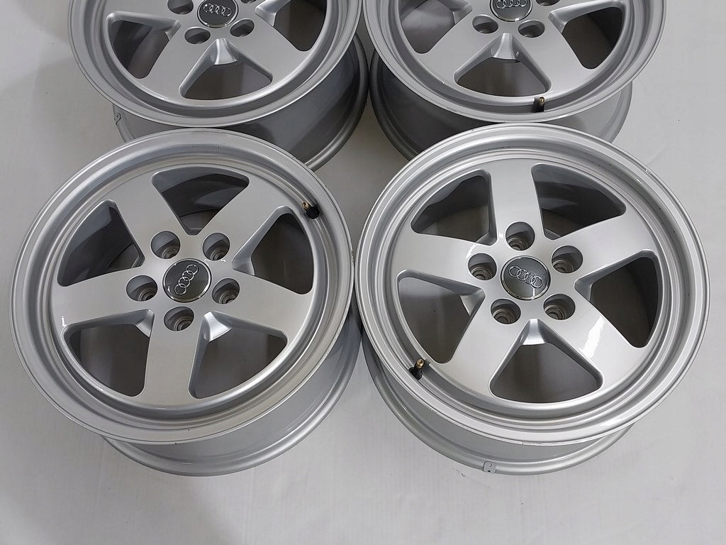 4x Alufelge 16 Zoll 7.0" 5x112 35ET Glanz Silber 8W0601025 Audi Rim Wheel