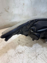 Laden Sie das Bild in den Galerie-Viewer, Frontscheinwerfer Ford Transit 01038299900010 BK3113D153BF Vorderseite Headlight SCH4350806645te
